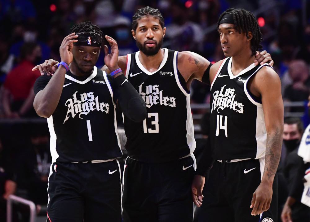 戴维对乌迪内斯的进球被吹越位，但VAR划线似乎存在问题（戴维对阵乌迪内斯进球被判越位，VAR划线判定存疑）