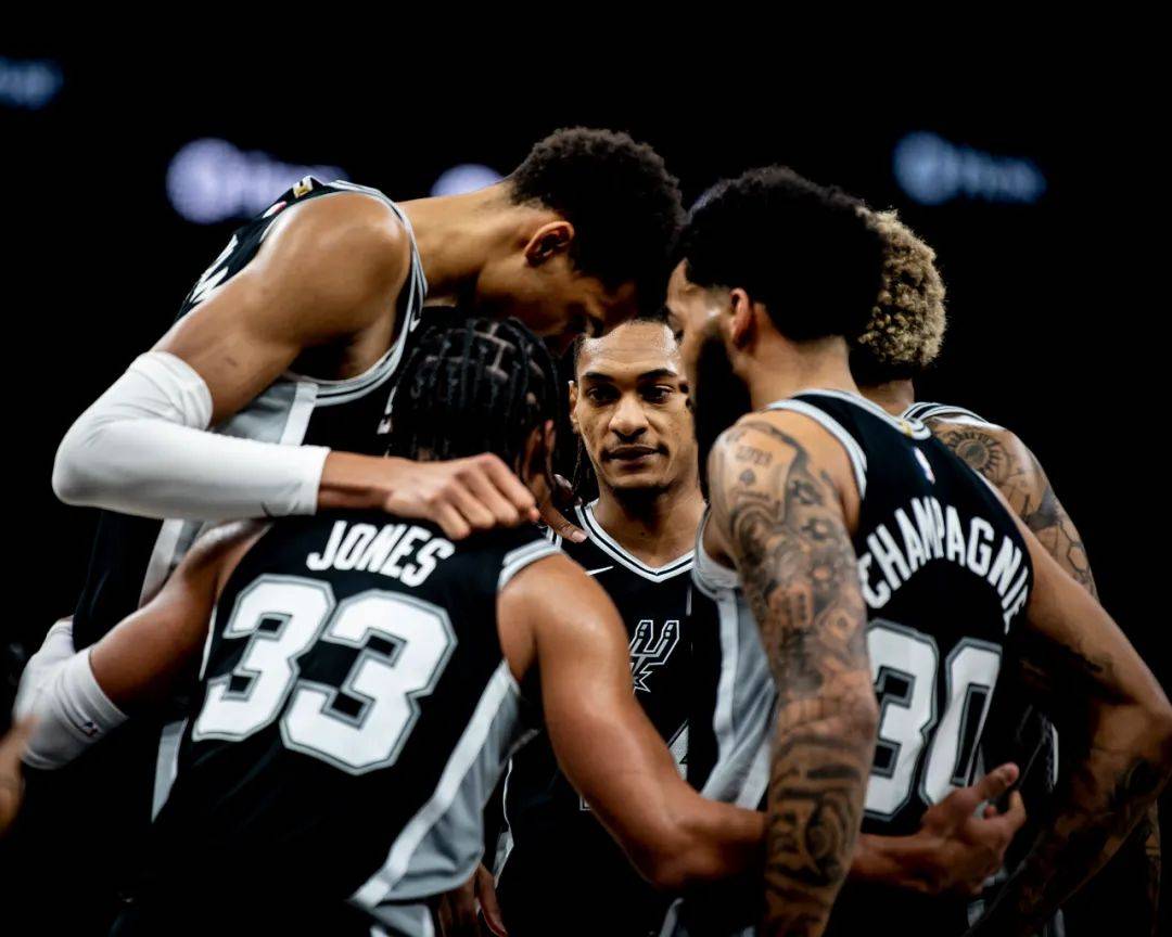 NBA新秀观察：状元秀首战亮眼,（NBA新秀速报：状元首秀抢眼）