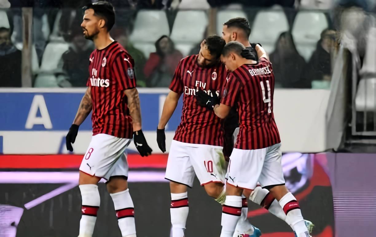 萨拉维亚：姆巴佩会成为历史最佳之一；梅西是独一无二的存在（萨拉维亚：姆巴佩将跻身历史顶尖行列，梅西无可替代）