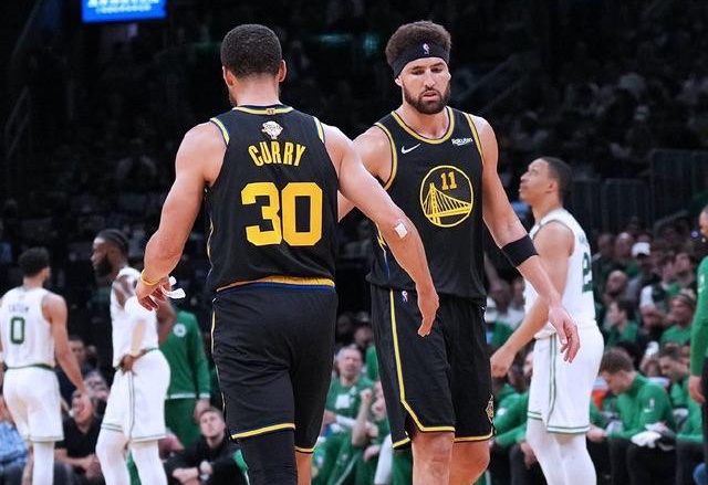 伤愈归来！阿方索·戴维斯时隔262天后重回拜仁大名单（阔别262天，阿方索·戴维斯复出重返拜仁大名单）