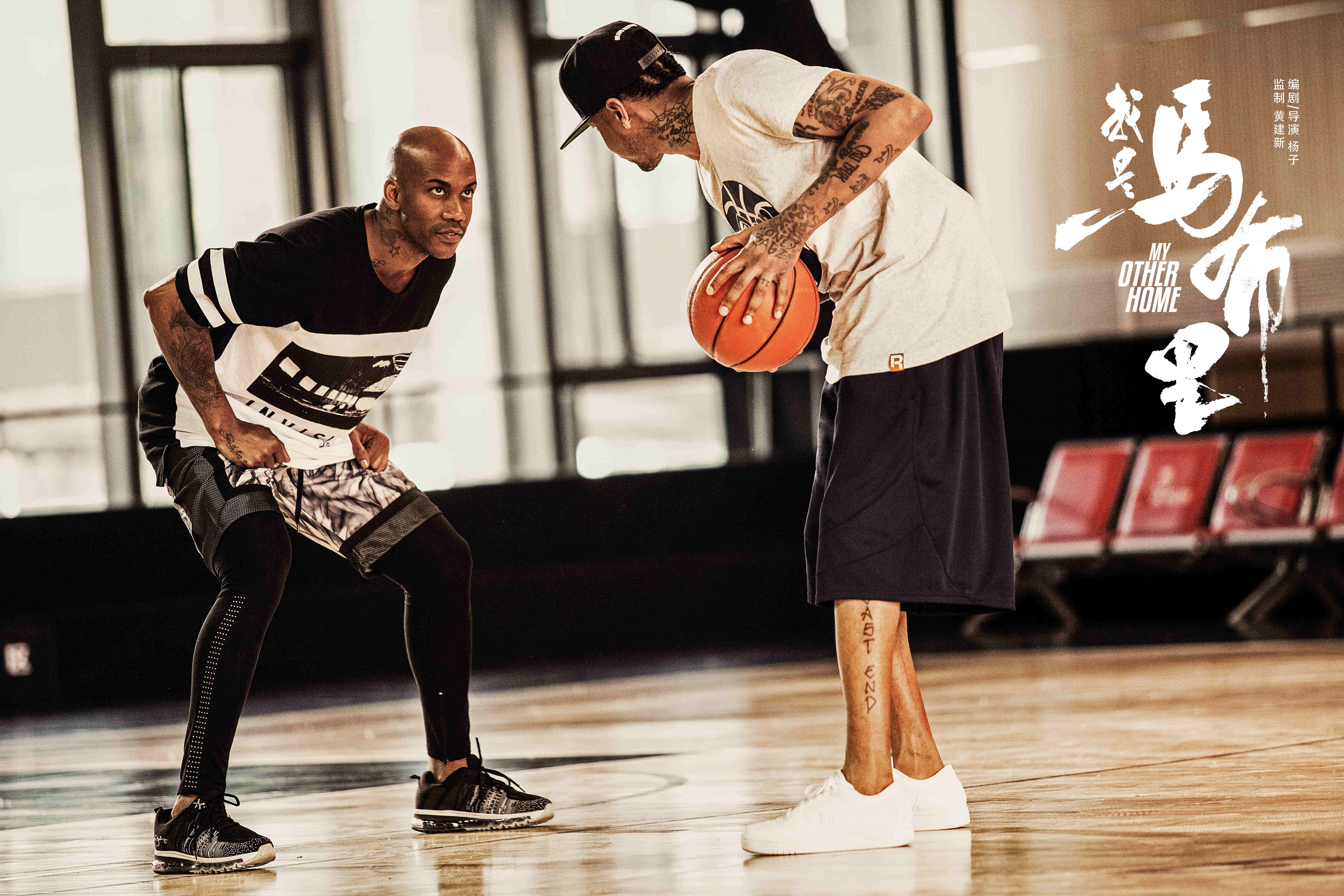 诺里斯和勒克莱尔先后进站换胎，诺里斯出站后暂列第9（勒克莱尔与诺里斯先后进站更换轮胎，诺里斯回到赛道暂居第9位）