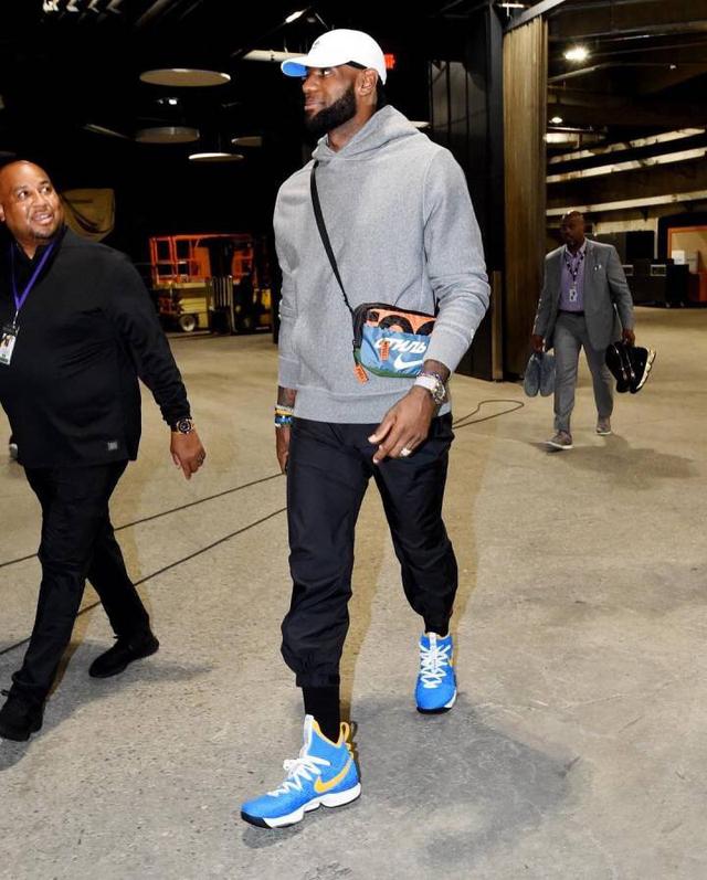 卡利亚里主帅：我在球员时代盯防过C罗，那真是令人激动（卡利亚里主帅：球员时期曾贴身盯防C罗，那一次令我热血沸腾）