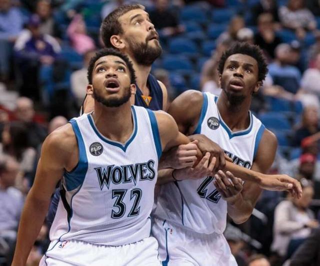 黑马加冕！苏超官方合作伙伴中国平安祝贺“苏超”泰州队夺...（荣耀登顶！苏超官方合作伙伴中国平安向泰州队夺冠致贺）