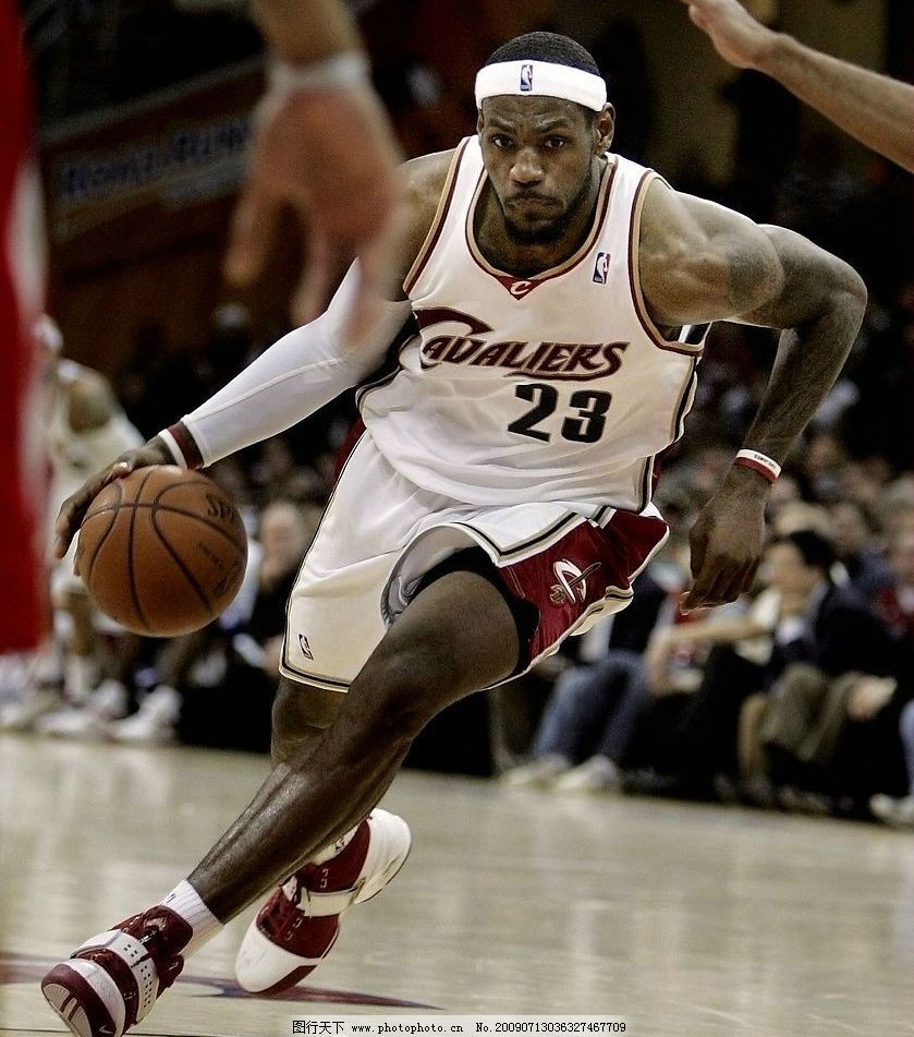 如何评价哈维·阿隆索的球员生涯，他的表现怎么样？（哈维·阿隆索球员生涯回顾：他的发挥究竟如何？）