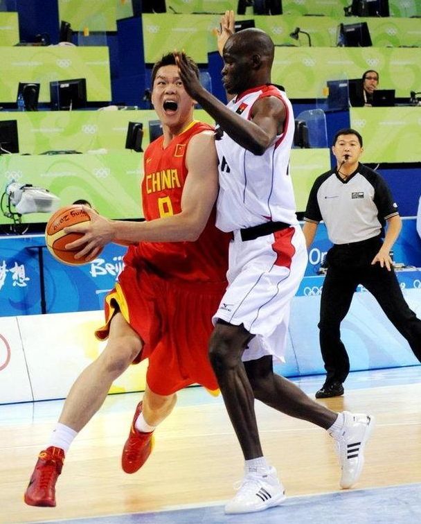 尤文图斯与利物浦有意邀请格纳布里明年夏天加盟（利物浦与尤文图斯有意在明夏签下格纳布里）