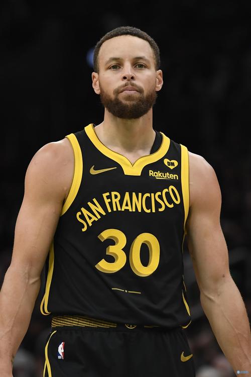 F1阿布扎比站二练：可以庆祝冠军了？诺里斯强势领先（F1阿布扎比站二练：冠军已在望？诺里斯强势领跑）