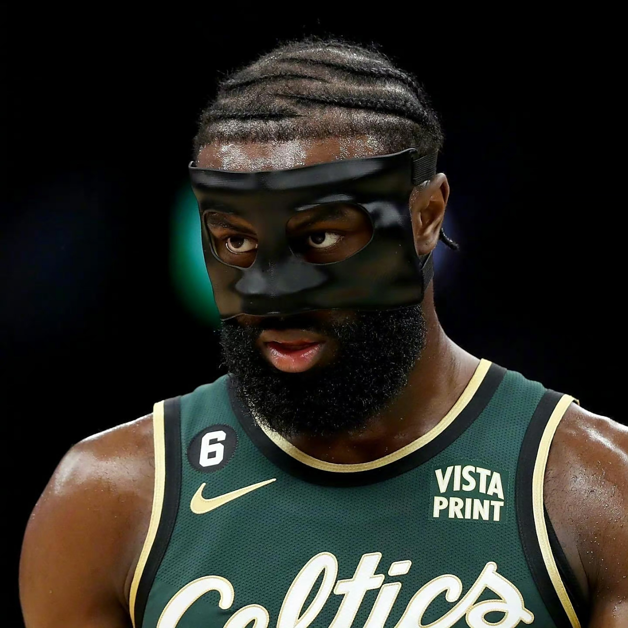 疯狂对轰！康宁汉姆半场18+8+5对飙贝恩21分（火力全开！康宁汉姆半场18+8+5硬刚贝恩21分）